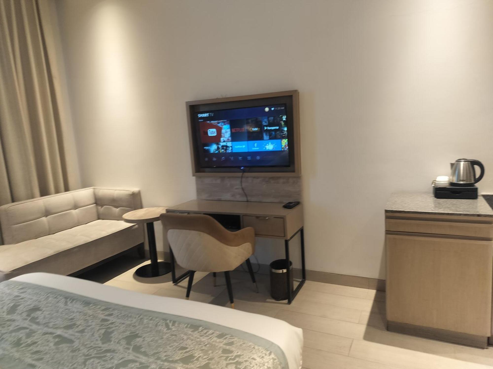Hotel Airport Premium By Ishaan Hospitality New Delhi