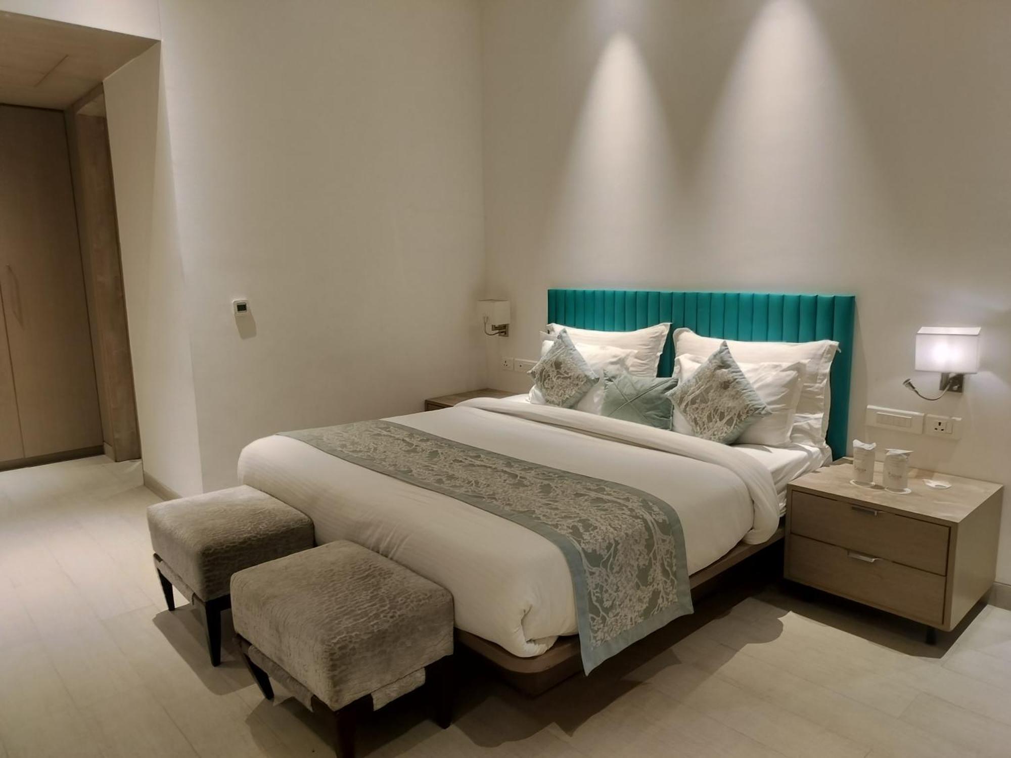 Hotel Airport Premium By Ishaan Hospitality 4*